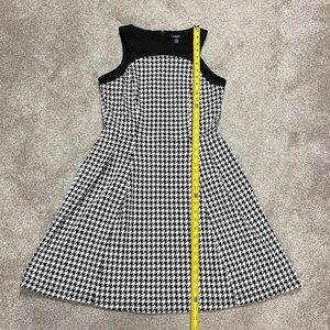 Chaps Fit & Flare Swing Houndstooth Dress Knee Sleeveless Black White Sz 10